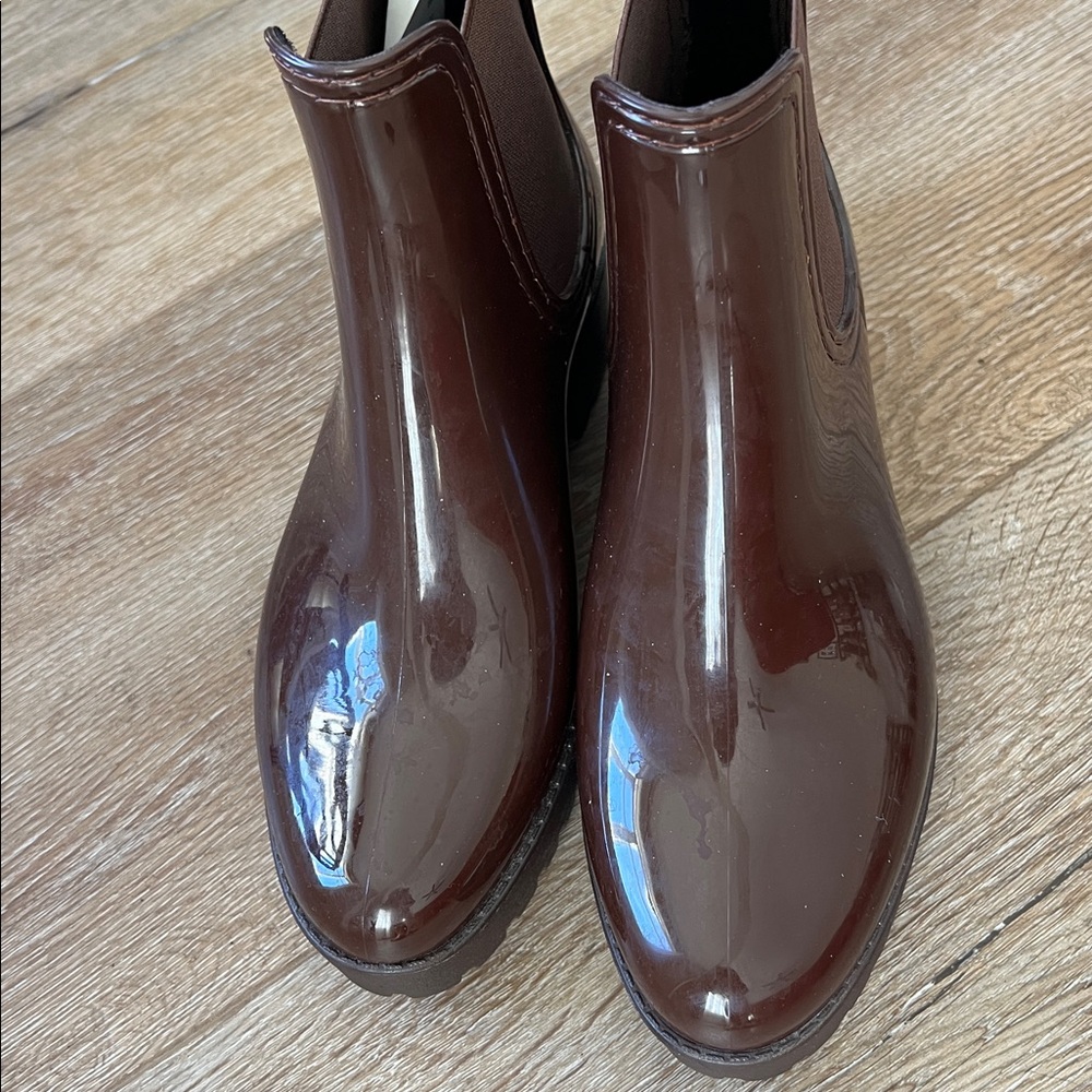 Jeffrey Campbell Glossy red wine color Ankle Boots